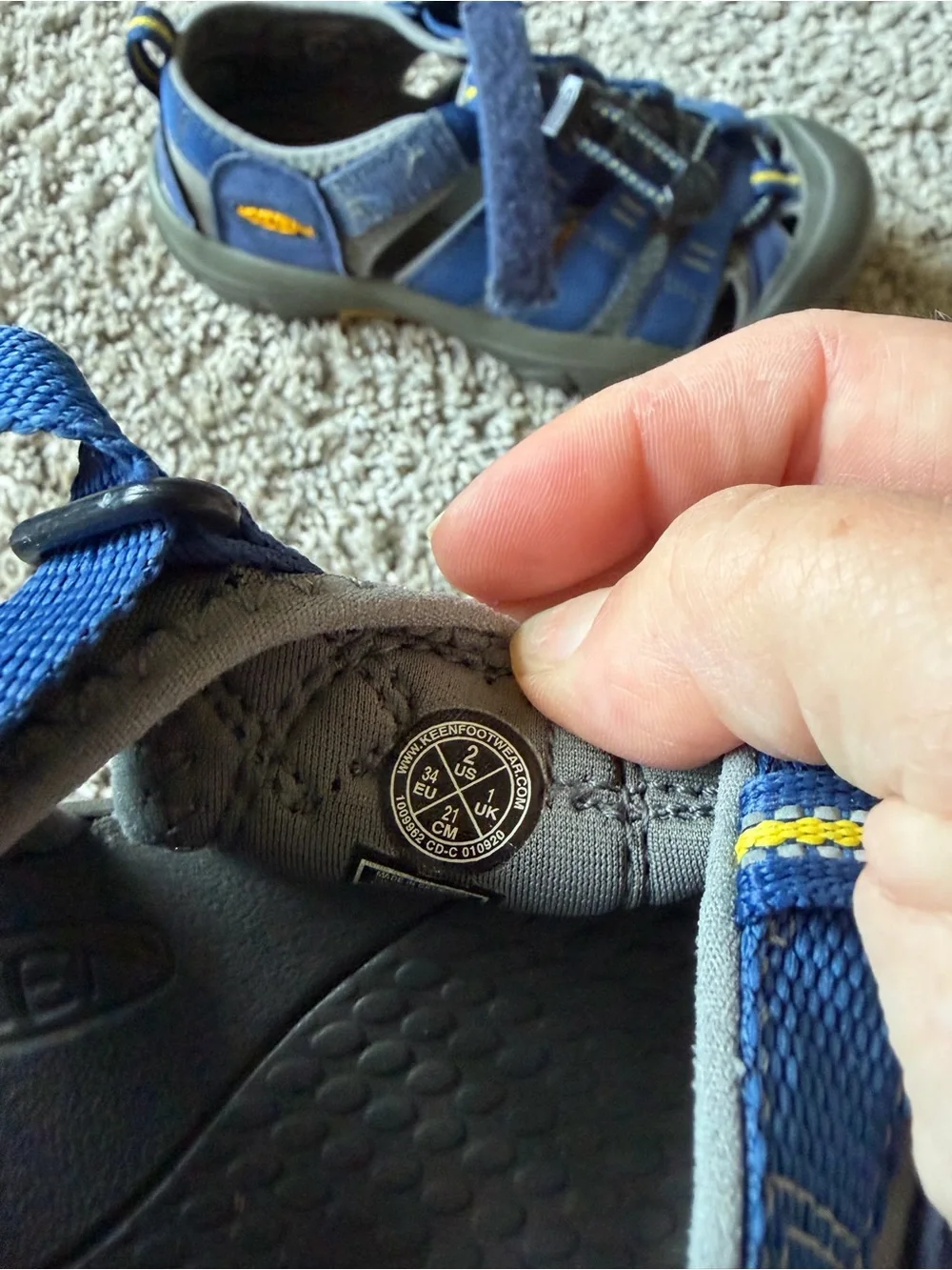 Keen Kids Newport H2 Shoes in Blue & Grey, size 2.